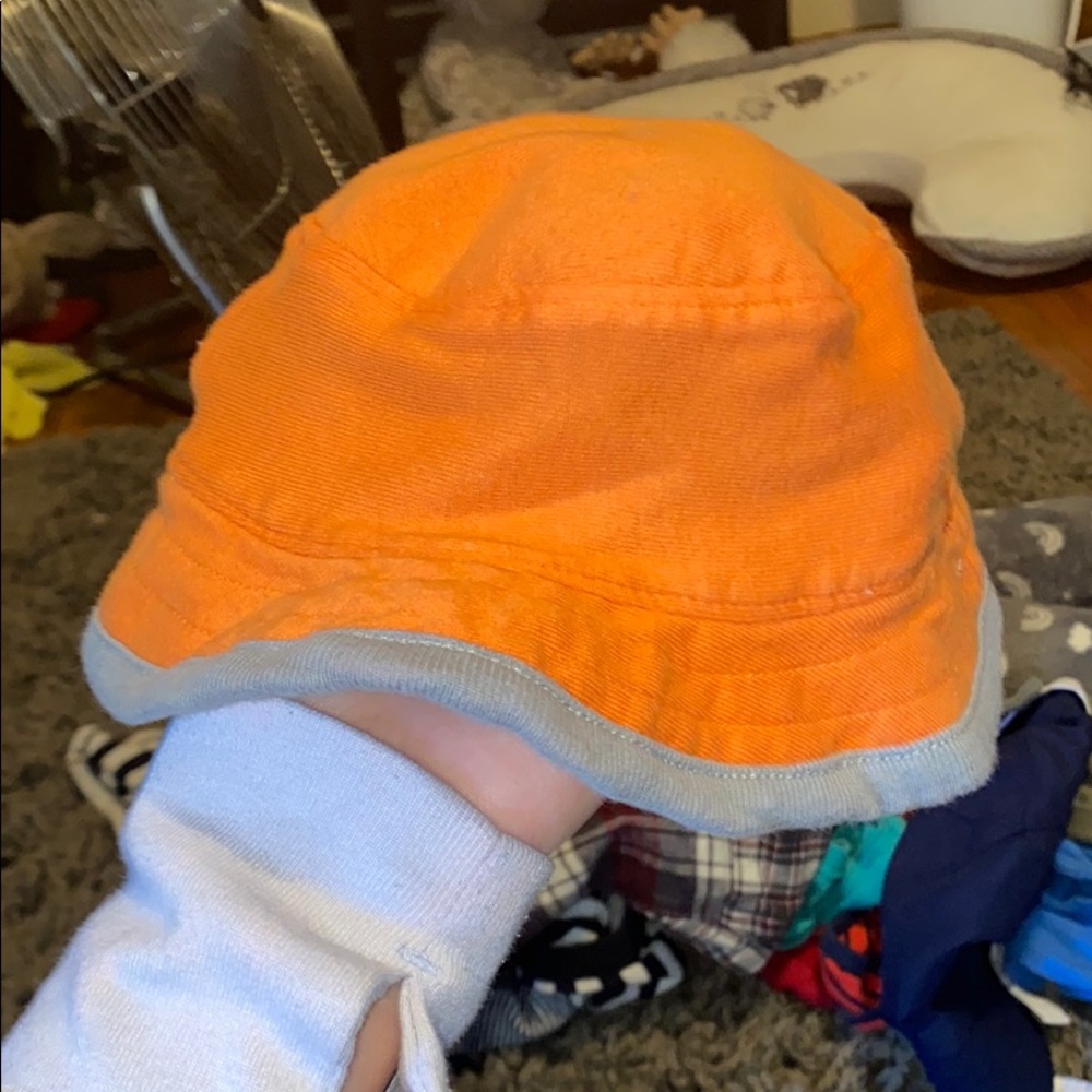 bucket hat